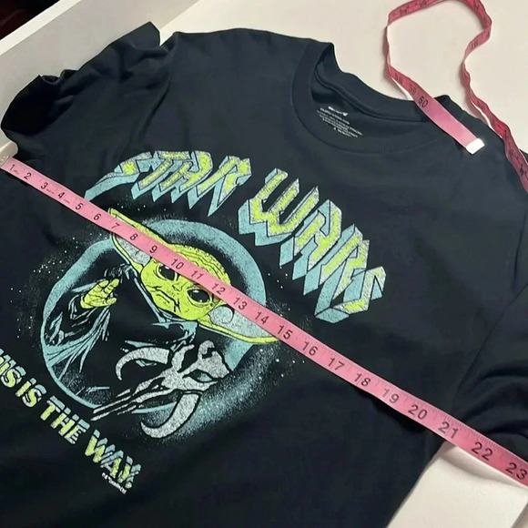 Star Wars tshirt size medium Yoda tshirt 100% cotton Yoda tee this is the way - Picture 3 of 7